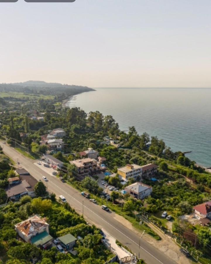 Gostievoi Dom Meri New Athos Exterior photo